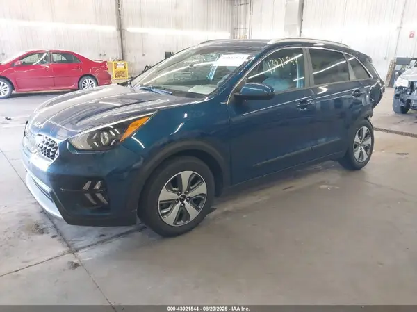 KNDCB3LC2N5532553 2022 KIA NIRO - Image 2