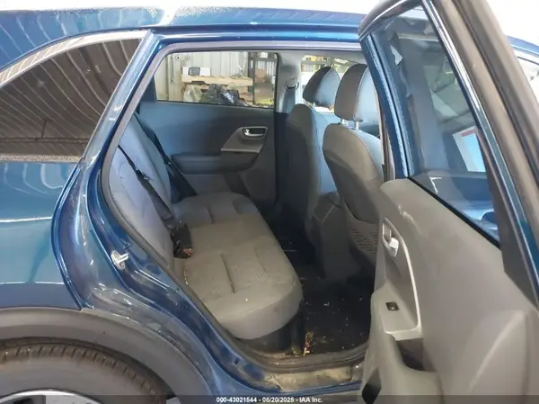 KNDCB3LC2N5532553 2022 KIA NIRO - Image 8