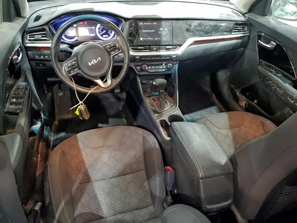 KNDCB3LC2N5535551 2022 KIA NIRO - Image 8