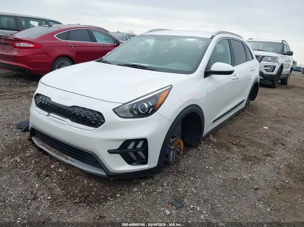 KNDCB3LC2N5539308 2022 KIA NIRO - Image 2