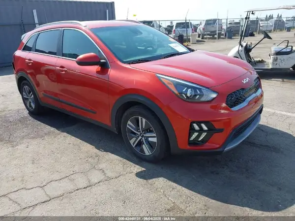 KNDCB3LC2N5539406 2022 KIA NIRO - Image 1