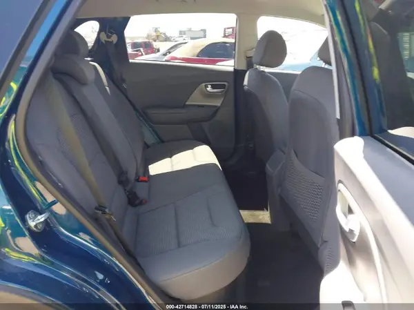KNDCB3LC2N5539857 2022 KIA NIRO - Image 8