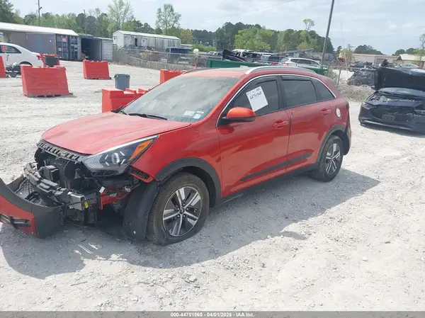 KNDCB3LC2N5540944 2022 KIA NIRO - Image 2