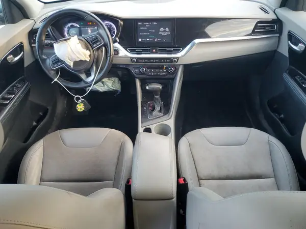 KNDCB3LC2N5545593 2022 KIA NIRO - Image 8