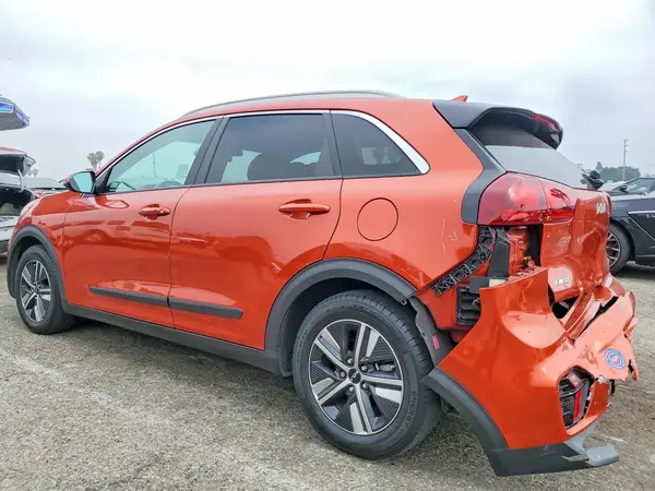 KNDCB3LC2N5545707 2022 KIA NIRO - Image 2