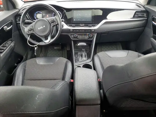 KNDCB3LC2N5545707 2022 KIA NIRO - Image 8