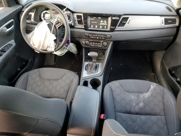 KNDCB3LC3H5040764 2017 KIA NIRO - Image 8