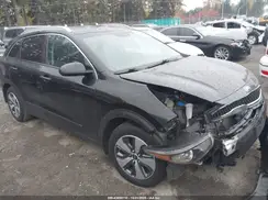 KNDCB3LC3H5047228 2017 KIA NIRO