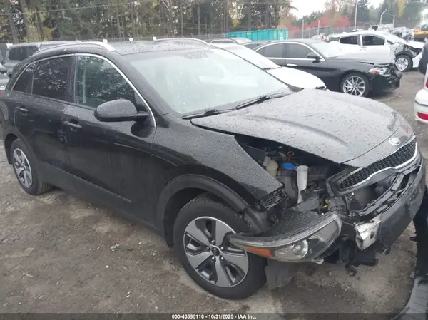 KNDCB3LC3H5047228 2017 KIA NIRO - Image 1