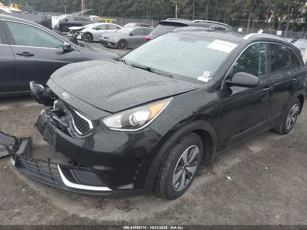 KNDCB3LC3H5047228 2017 KIA NIRO - Image 2