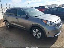 KNDCB3LC3H5048279 2017 KIA NIRO