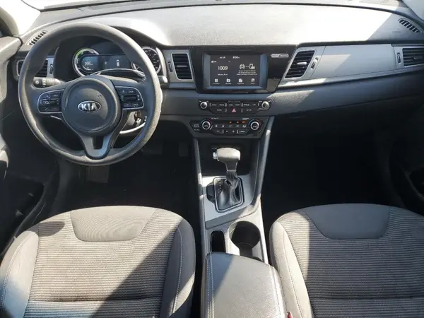 KNDCB3LC3H5048721 2017 KIA NIRO - Image 8