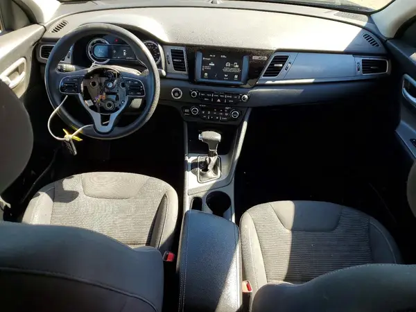 KNDCB3LC3H5049335 2017 KIA NIRO - Image 8