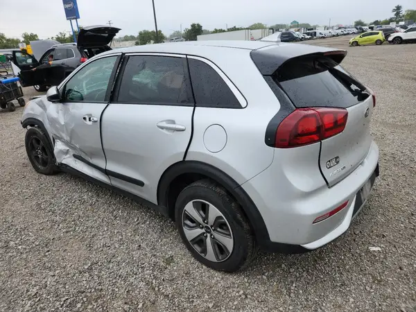 KNDCB3LC3H5051134 2017 KIA NIRO - Image 2