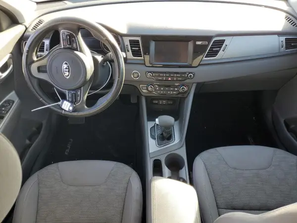 KNDCB3LC3H5055071 2017 KIA NIRO - Image 8