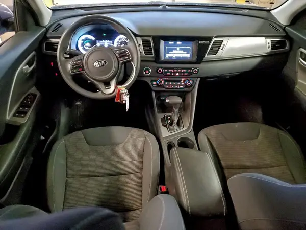 KNDCB3LC3H5055796 2017 KIA NIRO - Image 8