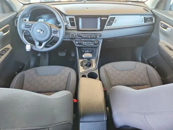 KNDCB3LC3H5056446 2017 KIA NIRO - Image 8