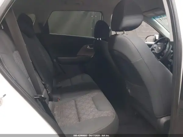 KNDCB3LC3H5062165 2017 KIA NIRO - Image 8