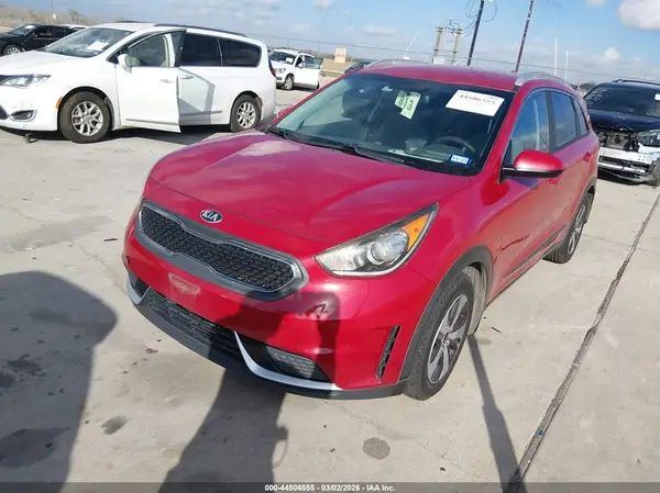 KNDCB3LC3H5062621 2017 KIA NIRO - Image 2