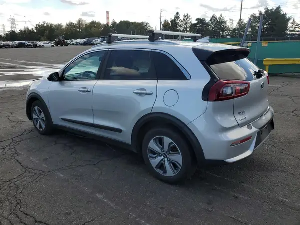 KNDCB3LC3H5063946 2017 KIA NIRO - Image 2