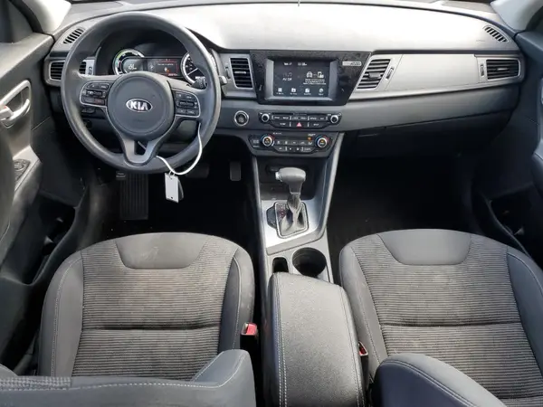 KNDCB3LC3H5063946 2017 KIA NIRO - Image 8