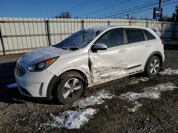 KNDCB3LC3H5066247 2017 KIA NIRO - Image 1
