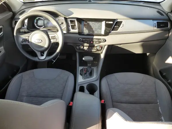 KNDCB3LC3H5066247 2017 KIA NIRO - Image 8