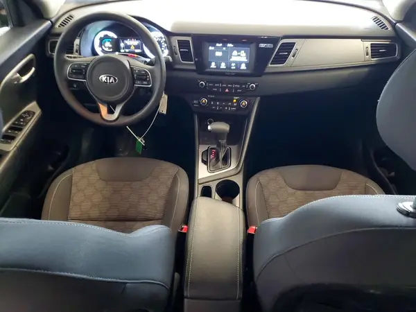 KNDCB3LC3H5067687 2017 KIA NIRO - Image 8
