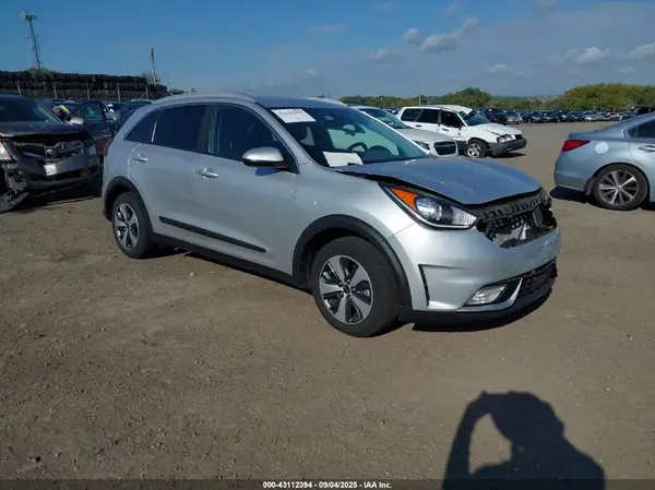 KNDCB3LC3H5072341 2017 KIA NIRO - Image 1