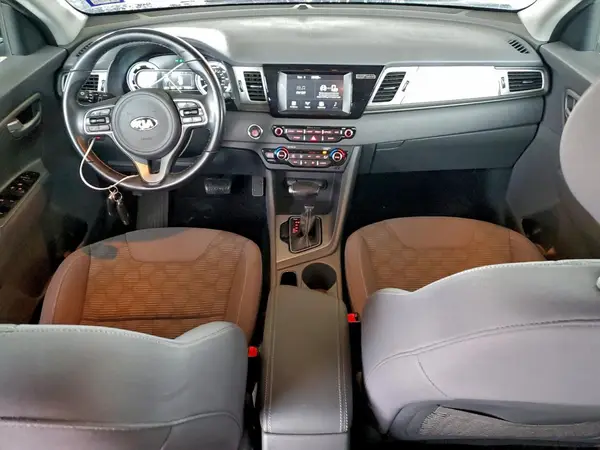 KNDCB3LC3H5072887 2017 KIA NIRO - Image 8