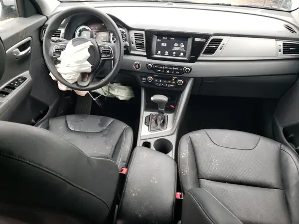 KNDCB3LC3H5074364 2017 KIA NIRO - Image 8