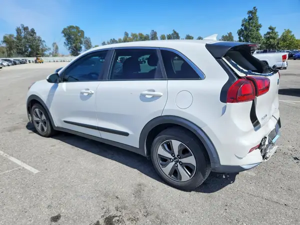 KNDCB3LC3H5079306 2017 KIA NIRO - Image 2