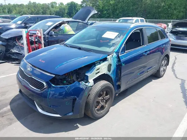 KNDCB3LC3H5080441 2017 KIA NIRO - Image 2