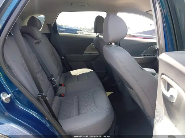 KNDCB3LC3H5080441 2017 KIA NIRO - Image 8