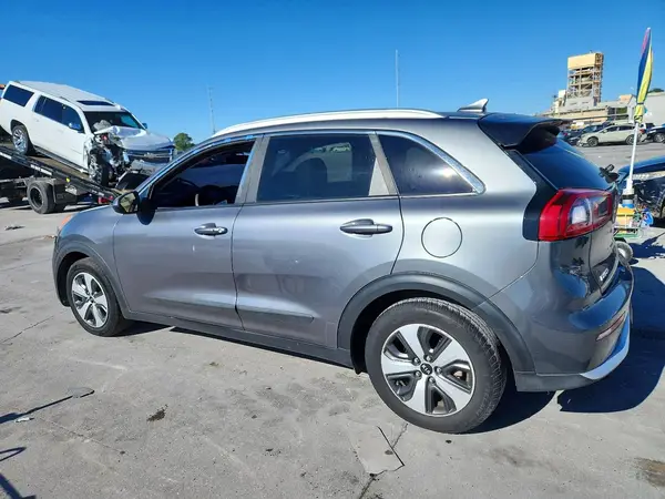 KNDCB3LC3H5088314 2017 KIA NIRO - Image 2