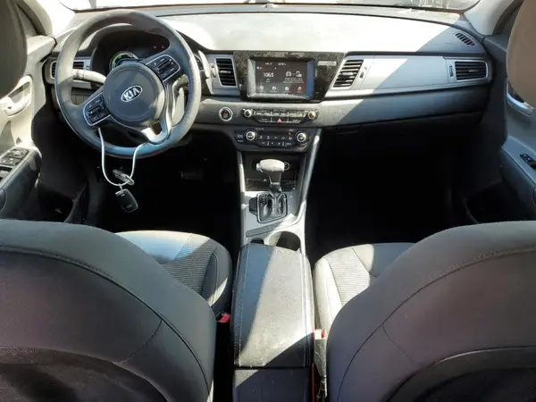 KNDCB3LC3H5088779 2017 KIA NIRO - Image 8