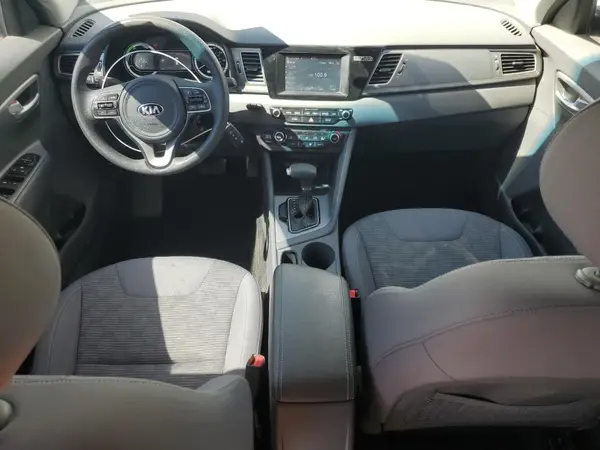 KNDCB3LC3H5089575 2017 KIA NIRO - Image 8