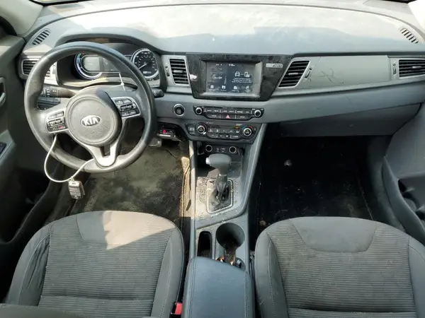 KNDCB3LC3H5090919 2017 KIA NIRO - Image 8