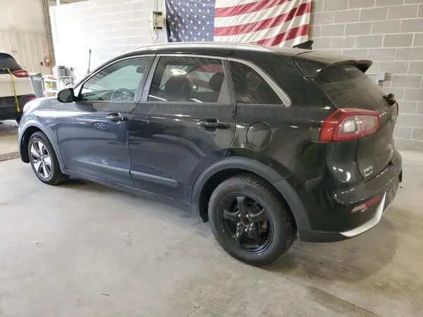 KNDCB3LC3H5091598 2017 KIA NIRO - Image 2