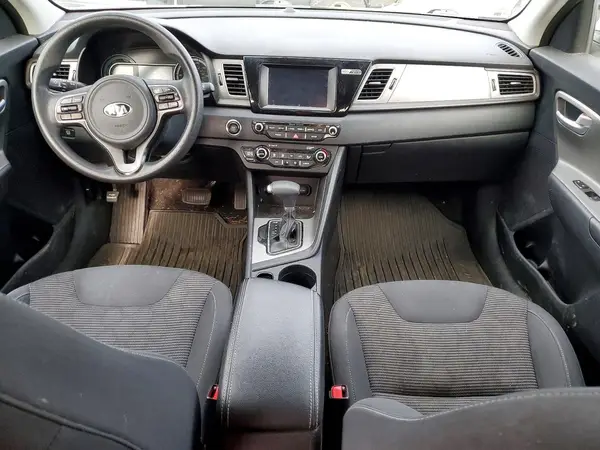 KNDCB3LC3H5096283 2017 KIA NIRO - Image 8