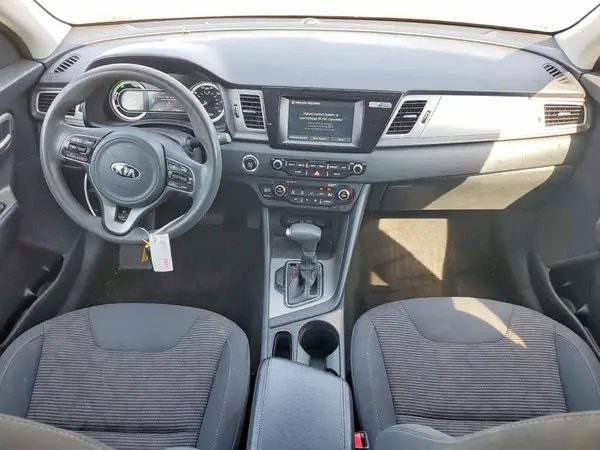 KNDCB3LC3H5098602 2017 KIA NIRO - Image 8