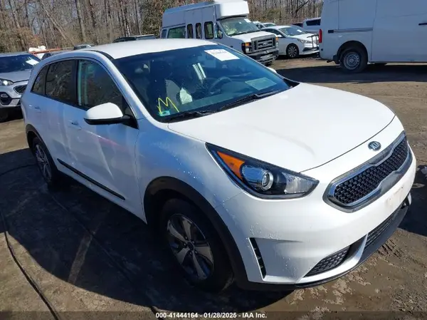 KNDCB3LC3H5100025 2017 KIA NIRO - Image 1