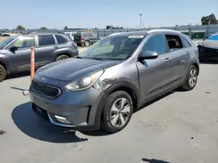 KNDCB3LC3J5125674 2018 KIA NIRO