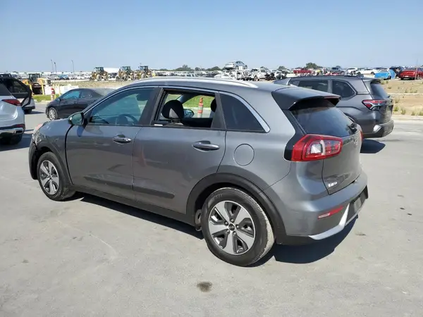 KNDCB3LC3J5125674 2018 KIA NIRO - Image 2