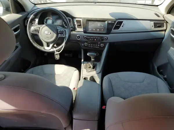 KNDCB3LC3J5125674 2018 KIA NIRO - Image 8