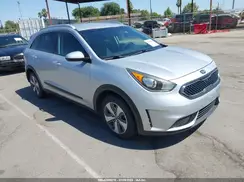 KNDCB3LC3J5127800 2018 KIA NIRO