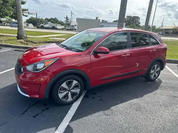 KNDCB3LC3J5132401 2018 KIA NIRO - Image 2