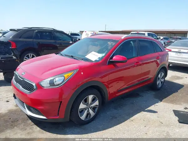 KNDCB3LC3J5143382 2018 KIA NIRO - Image 2