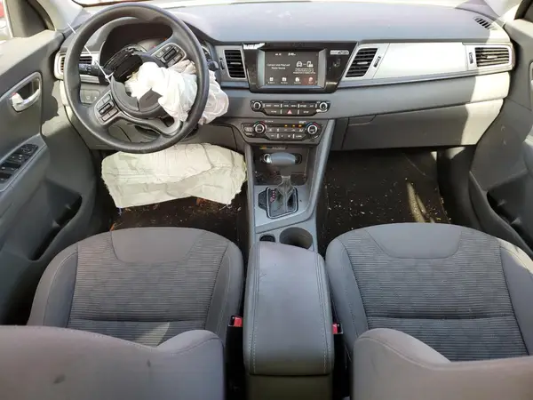 KNDCB3LC3J5143995 2018 KIA NIRO - Image 8