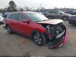 KNDCB3LC3J5148355 2018 KIA NIRO